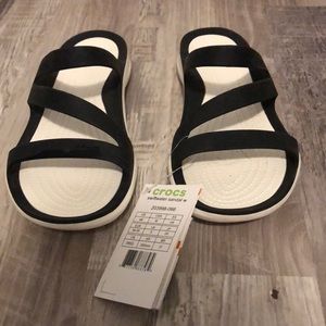 NWT Crocs Swiftwater Black Sandals size 8